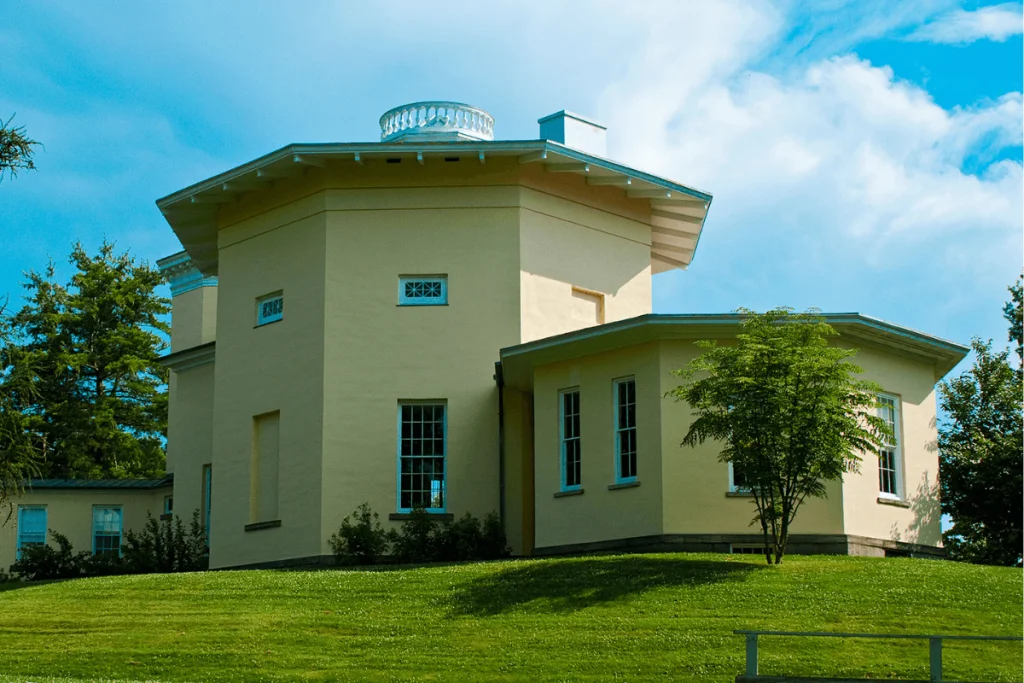 Image of the observatory at Amherst College for a blog post covering the oldest US colleges and universities.