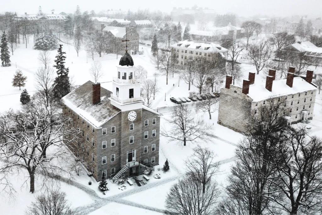 Image of the campus of Middlebury College during a snowstorm