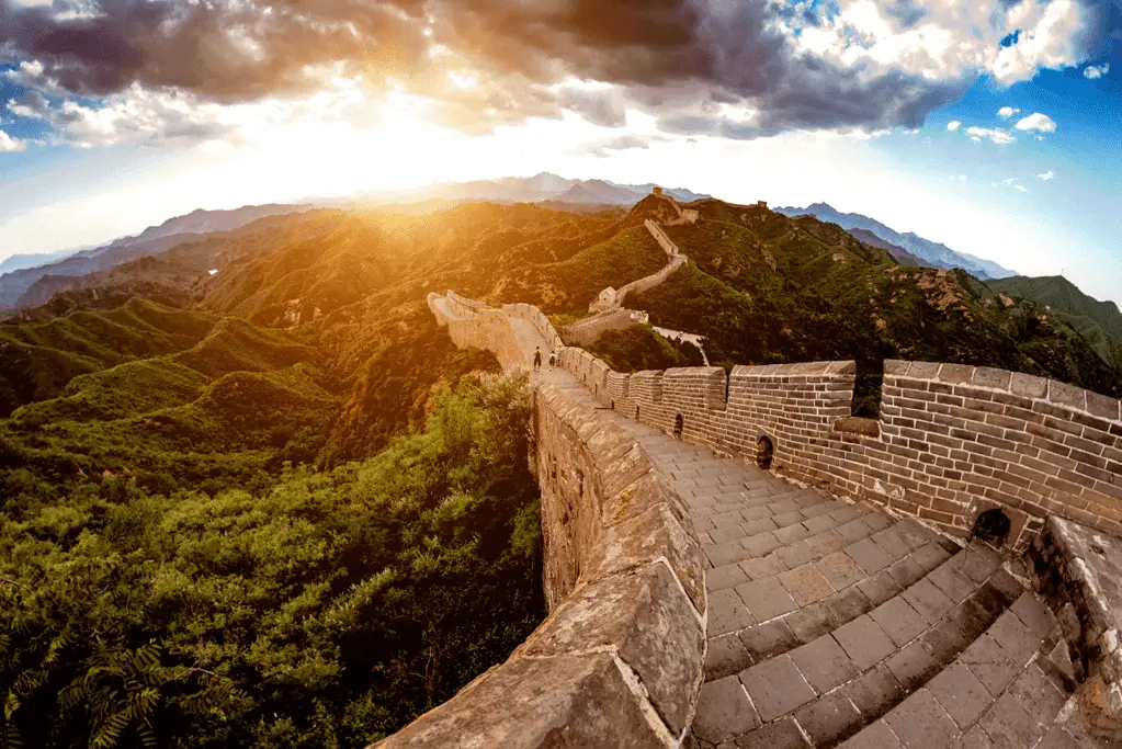 Image of the Great Wall of China at dusk