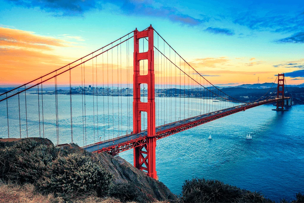 The Golden Gate bridge at dusk