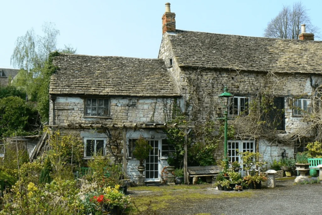 Image of one of the most iconic historical haunts in the U.K.