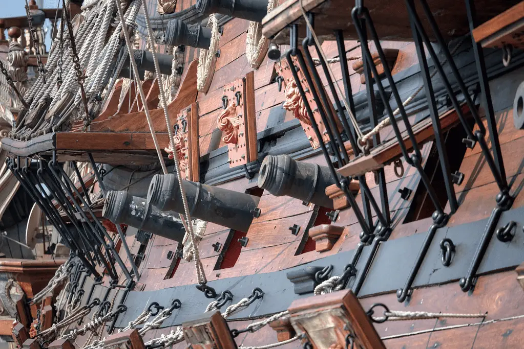 Image of the broadside of an 18th century tall ship.