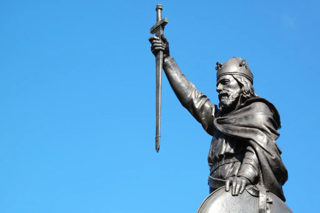 kings-and-queens-of-england-and-great-britain-main Image of a statue of Alfred the Great for a post lsting the kings and queens of England and Great Britain.