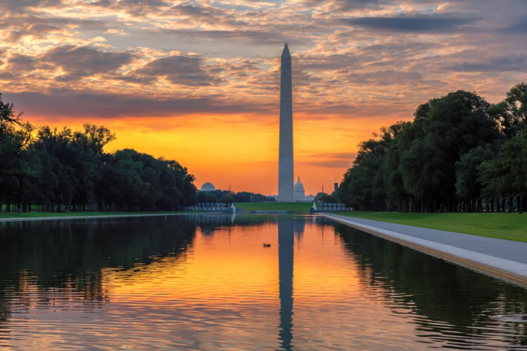 Image of the Washington Monument at dusk.
