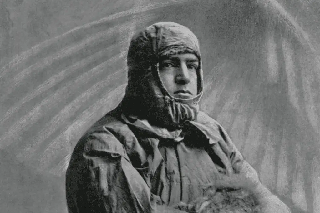 facts-about-ernest-shackleton Image of Ernest Shackleton pictured in full artic gear.