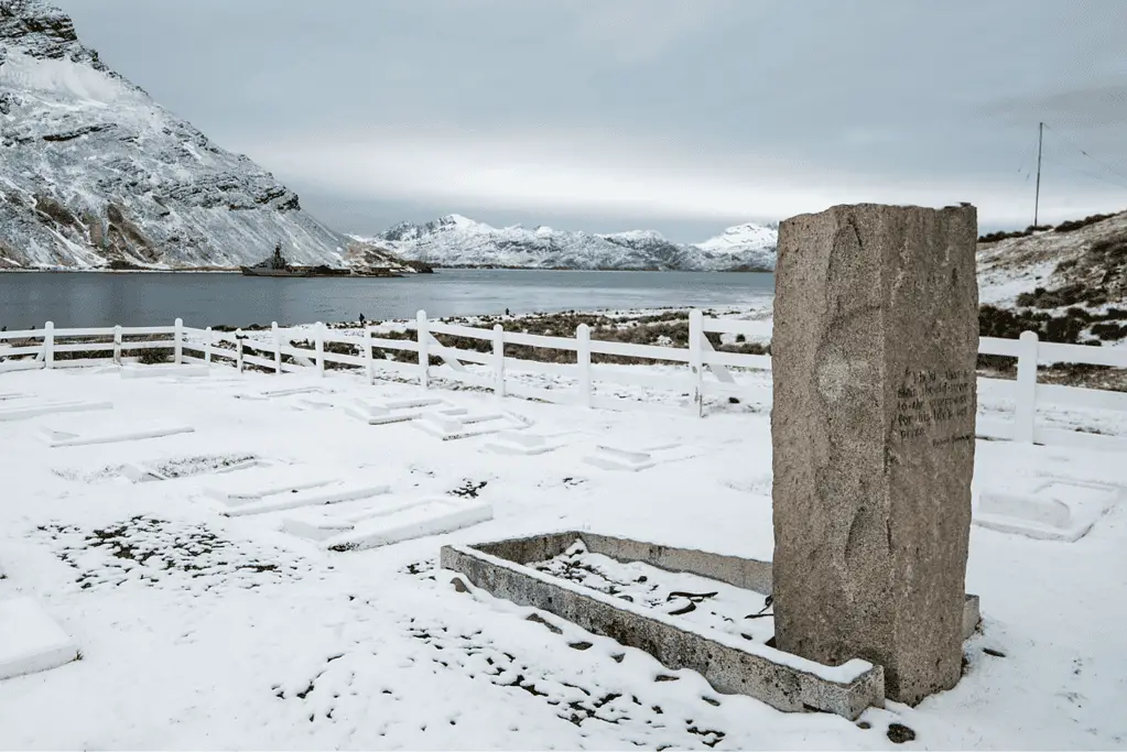 facts-about-ernest-shackleton-burial Image of Ernest Shackleton's grave on Antarctica's South Georgia Island.