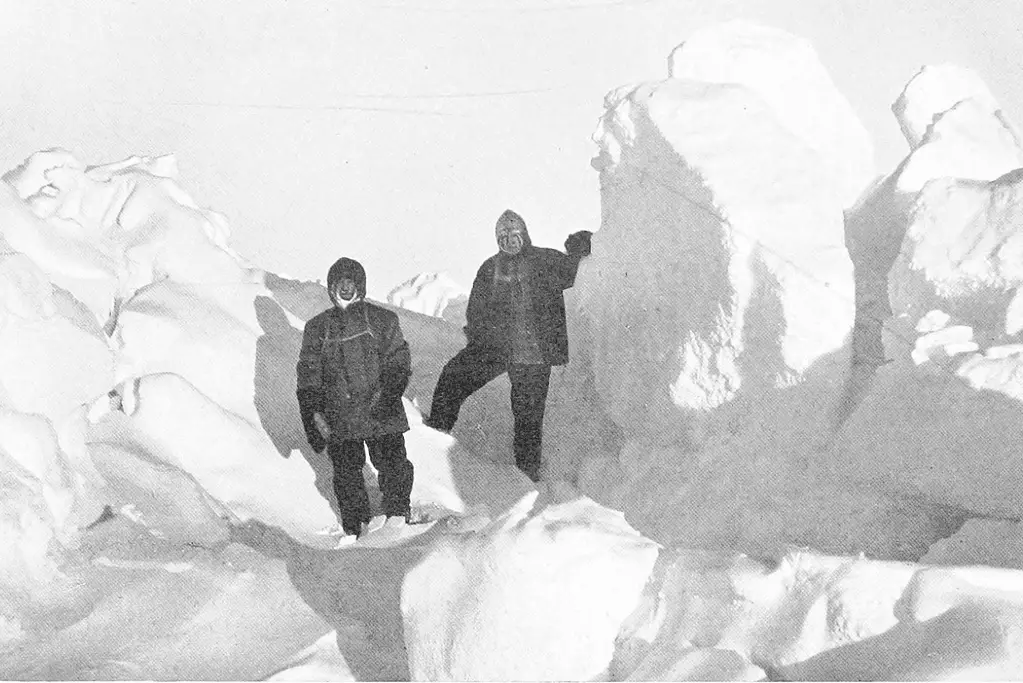 famous-expeditions-to-antarctica-ernest-shackleton Image of Ernest Shackleton (R) and his longtime colleague Frank Wild.